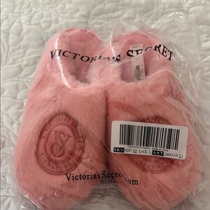 Victoria's Secret Plush Pink Slippers